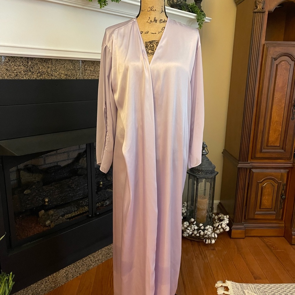 Madison Studio Intimates Lilac Lavender Long Nightgown Robe Medium Gown